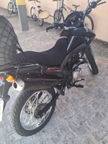 Vendo moto Honda bros 160cc, fabricação 17, modelo 18 .