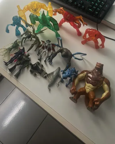 Lote Bonecos Ben 10 ( 9 oficiais e raros) em perfeito estado 