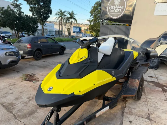 Jet Ski Spark - Muito Novo