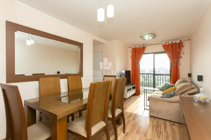 Apartamento 56 m² com 2 quartos, sala com sacada e 1 vaga de garagem em Itaquera