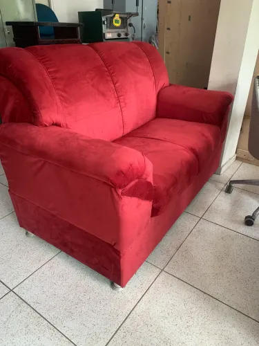 Sofá reformado de 2 lugares 