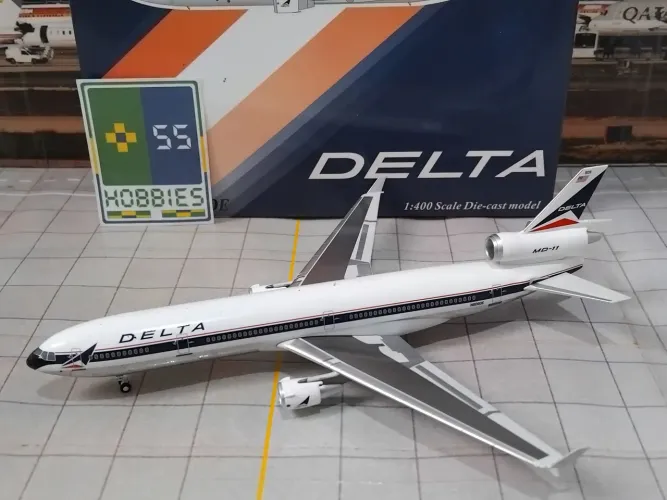 Miniatura Panda Models 1/400 Delta Air Lines MD-11