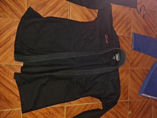 Kimono ORIGINAL BRAZIL COMBAT, usado poucas vezes.