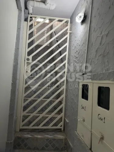 Casa de 1 dormitório, 25 m², semimobiliada, para locação na Vila Gumercindo