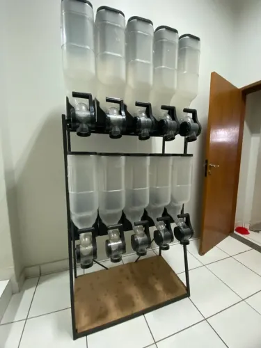 Dispenser de ração 35 litros com 10 compartimentos petshop agropecuária