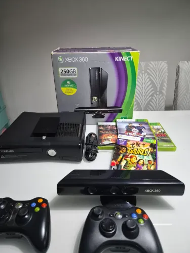 Xbox 360 Slim Na Caixa Original + Kinect + 2 Controles Originais + 4 Jogos