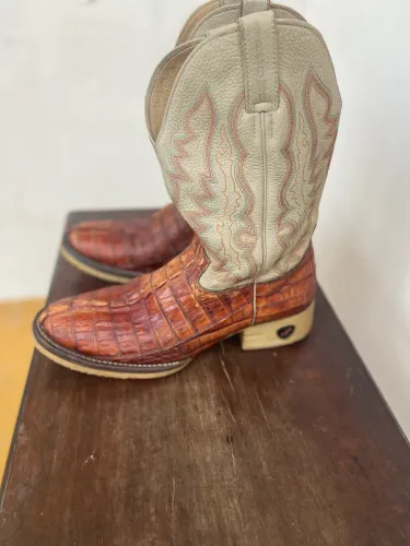 Bota texana couro de Jacaré qualidade excelente Jacomo