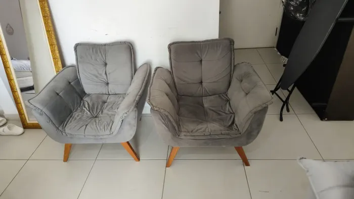 Poltrona 2 PCs cadeira decorativa pés palito cinza