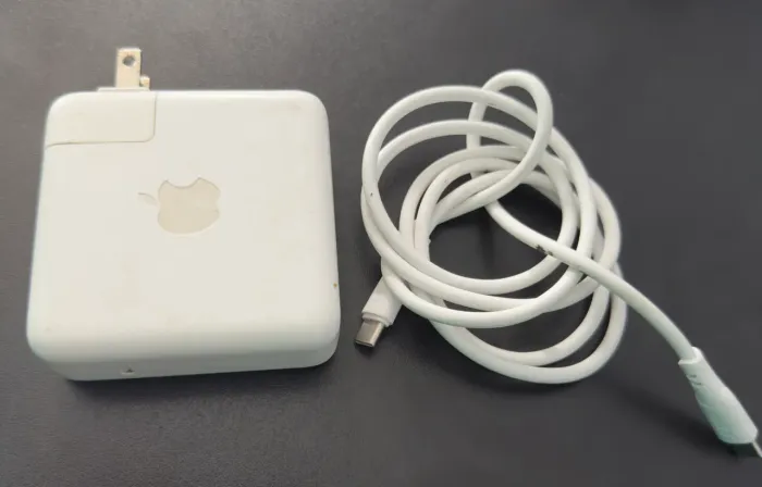 Carregador original tipo C Iphone e MacBook 