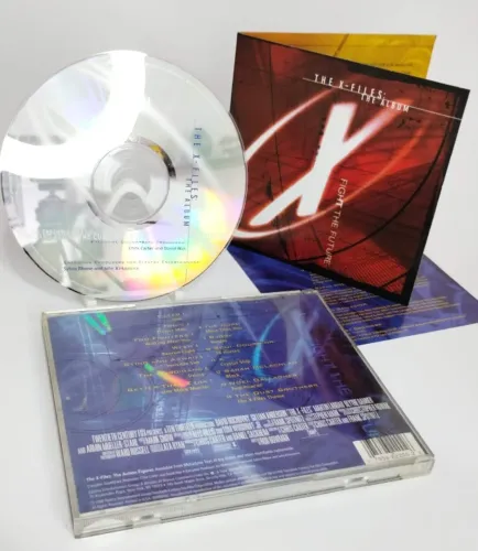the X-Files: Trilha sonoro oficial do filme 1998 - CD com encarte em escelente condição