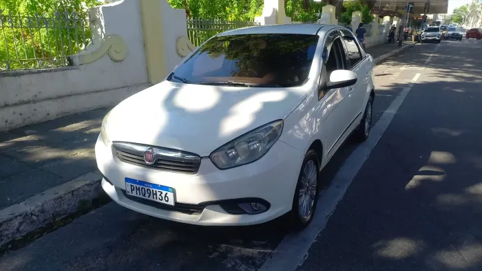 Fiat Grand Siena Essence 1.6 Flex 16V 2015