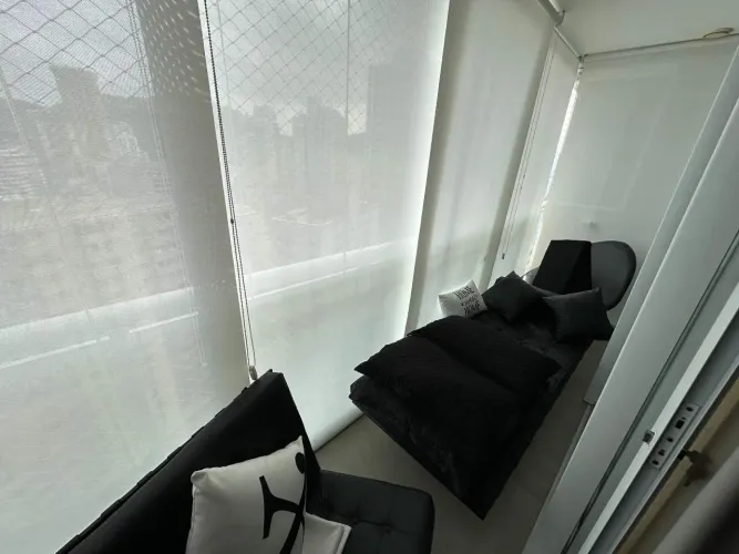 Studio frente mar na Pompéia com 54m², varanda e 1 vaga