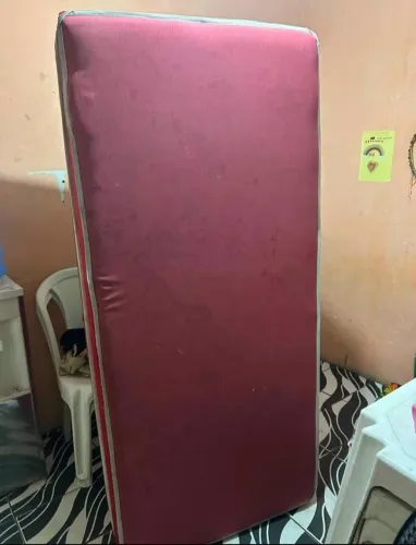 Cama semi nova