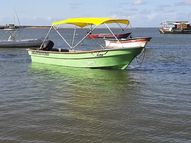 lancha 5,5m moto 15hp 2 anos de uso