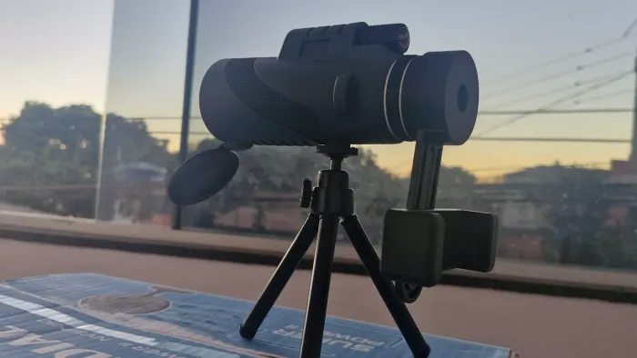 Telescópio Monocular Portátil 50x60 com Tripé e Suporte para Celular 