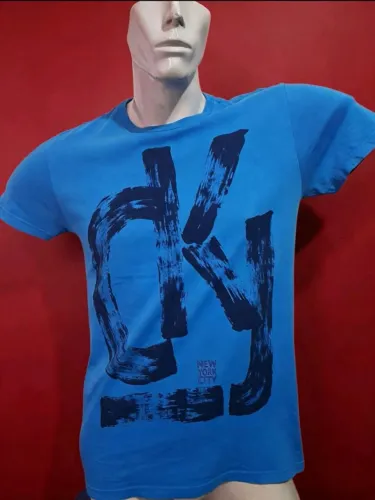 Camiseta Calvin Klein jeans tamanho p azul
