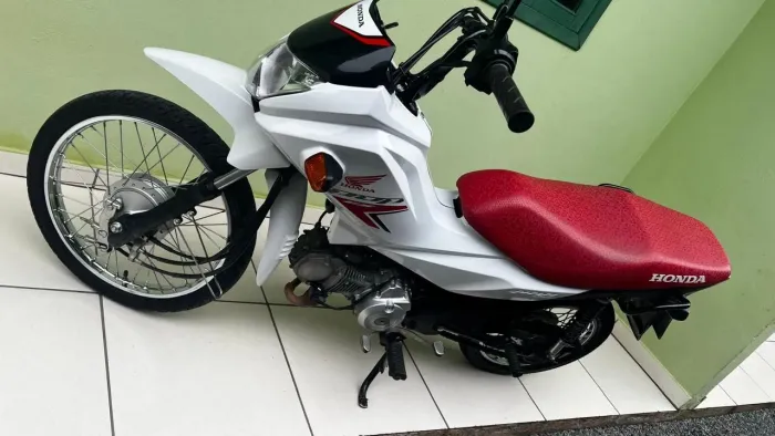Moto muito nova único dono