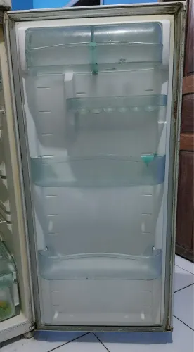 Geladeira Cônsul biplex por 450 aceito negociações