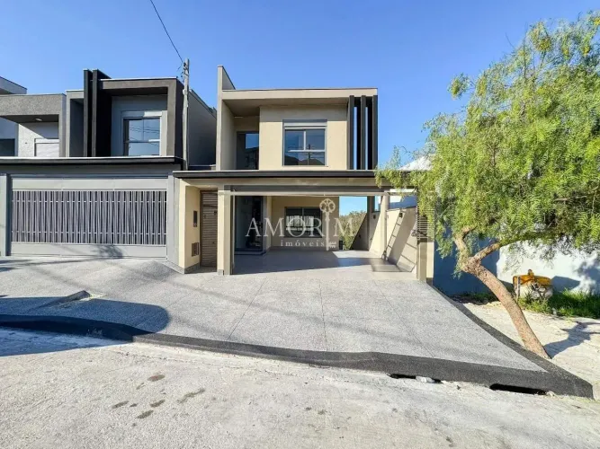 CASA À VENDA NO PORTAL DOS IPÊS III COM 3 SUÍTES PISCINA E 2 VAGAS EM CAJAMAR/SP