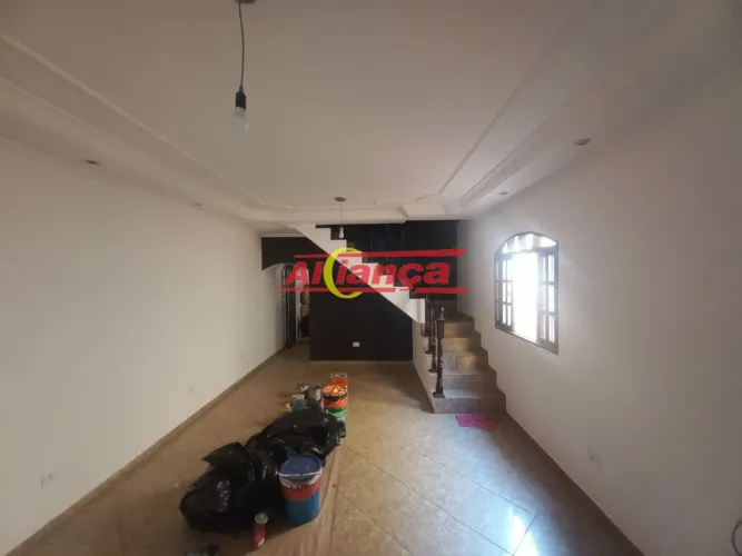 Sobrado com 3 quartos para alugar, 100m² - Vila Nova Bonsucesso- Guarulhos R$ 3.500,00