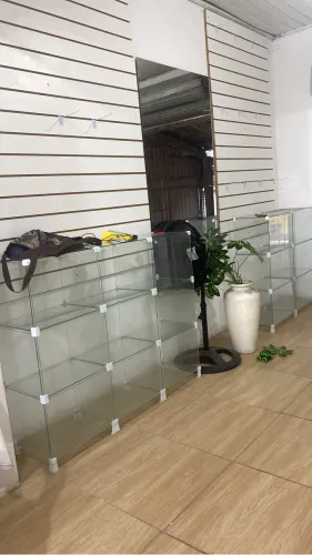 Balcão recepção e balcão de vidro