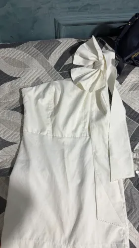 vestido branco com laço 