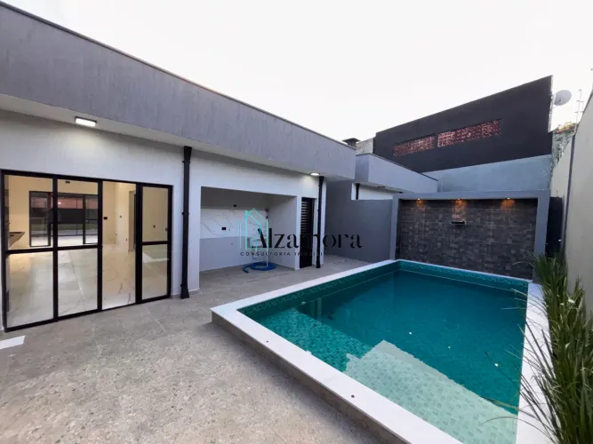 Casa com Piscina e Churrasqueira perto da Praia Bopiranga Itanhaém ( unidade do meio)