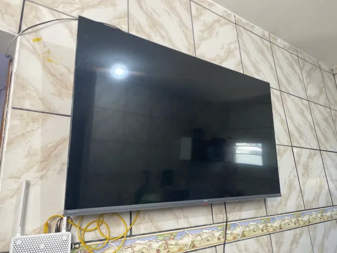 Vende - se Tv philco 50 polegadas intacta, sem nota fiscal comprada há um ano, *93