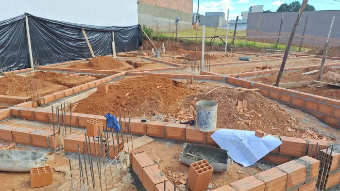 Contratando ajudante para obra