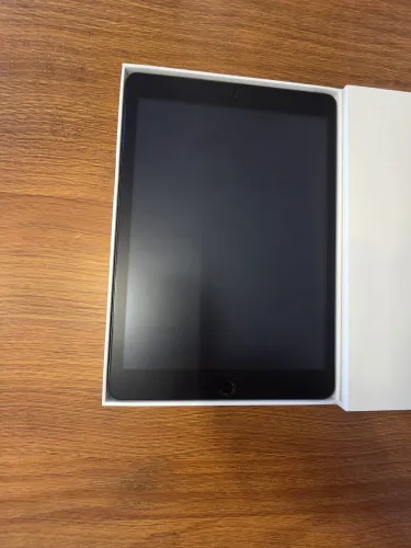 iPad 9 64GB Cinza Espacial + 2 capas + caneta + teclado + mouse 