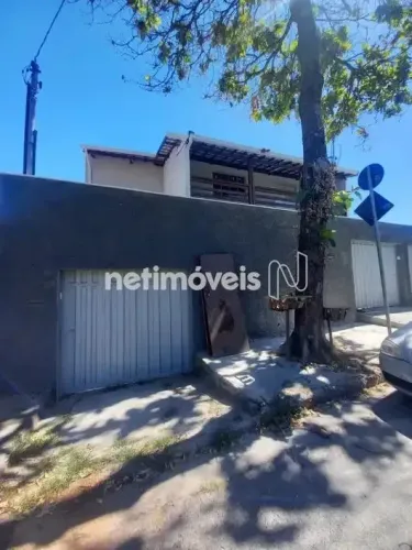 Casa de 3 quartos e varanda à venda no bairro Europa/BH