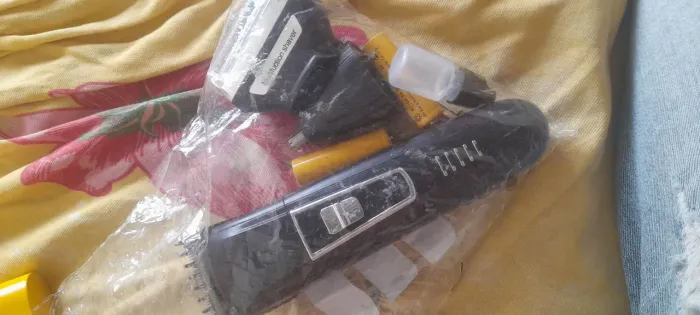 Maquina de cortar cabelo aceito troca emala de viagem 