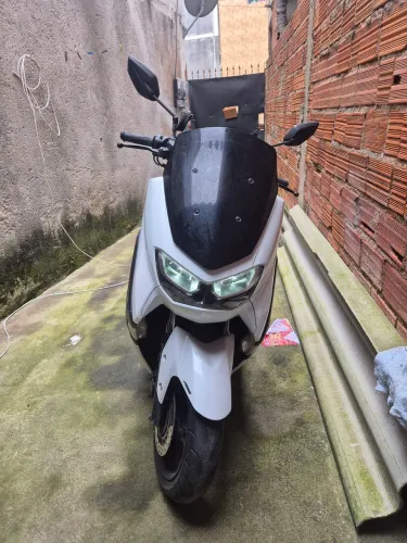Nmax 2022 branca abs