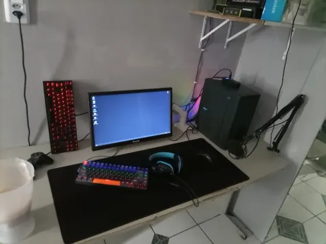 monitor com articulado 