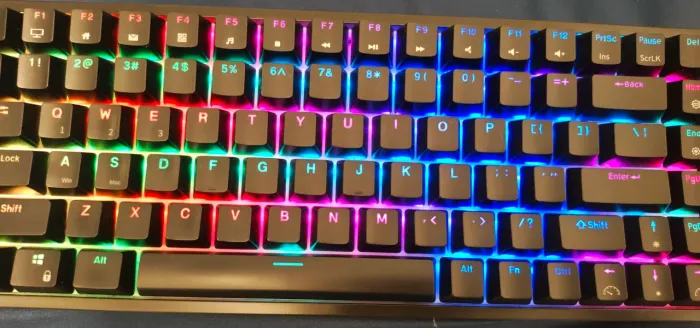 Teclado gamer PRO Royal Kludge 84