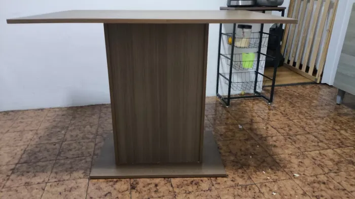 Mesa com 4 cadeiras
