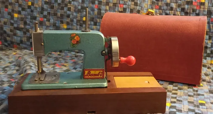 Máquina de costura manual