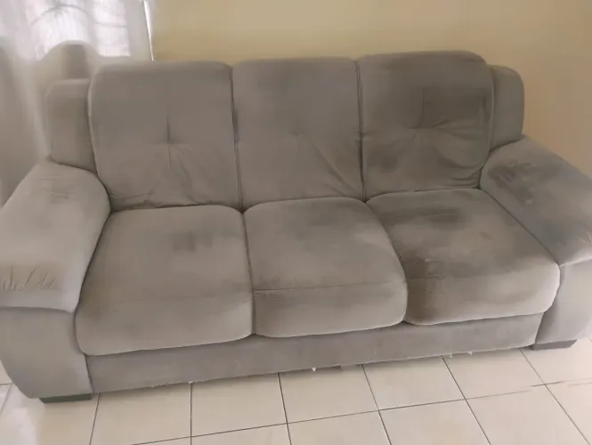 Sofá disponível para doação