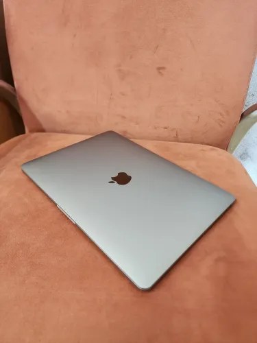 MacBook Pro 2020 i5 16gb de RAM 512SSD
