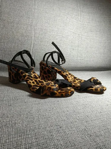 Schutz Sandália Animal Print Original - Tamanho 34 (BRA)