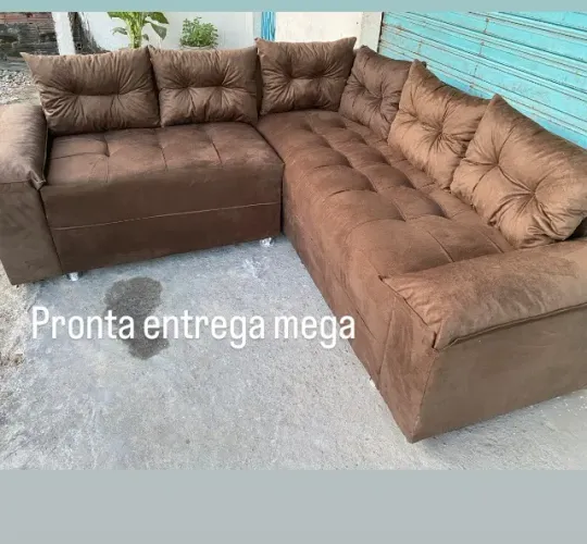 SOFÁ . Marrom. Marrom lindo