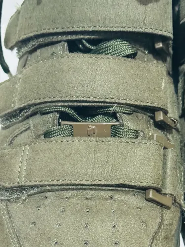 Tênis edição limitada Billie Eilish Seqoia Nike Air Force High