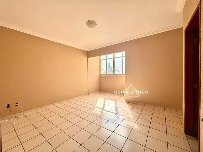 2 quartos,1banheiro,1vaga, com localização privilegiada.