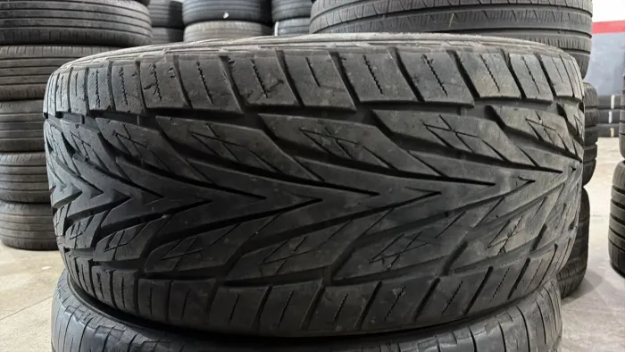 Pneu 265/40/22 marca toyo somente uma unidade