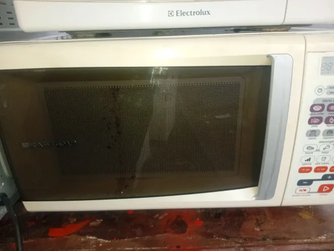 Vende-se microondas funcionando perfeitamente