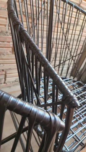 Se vende 2 cadeiras+mesinha de pneus