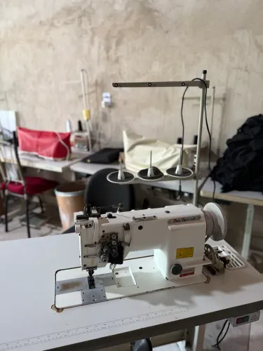 Máquina costura 2 agulhas  Sun Special 