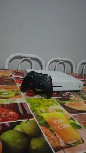 Vende-se Xbox one s 