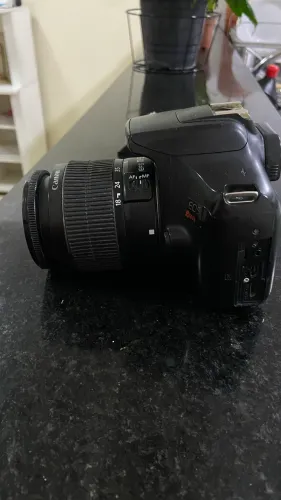 Vendo Cânon T6 + Lente do kit