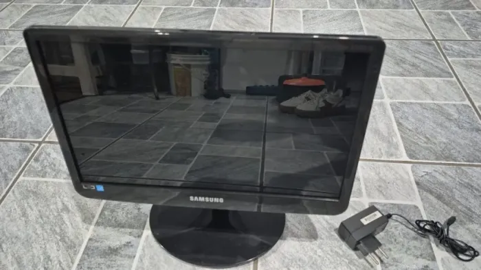 Monitor Samsung LED SyncMaster S16B110 Funcionando bem Zona Leste Metro Patriarca